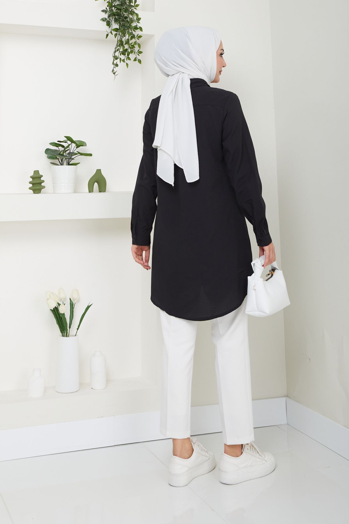 Kadın Siyah Terikoton Gizli Düğmeli Boyfriend Tesettür Gömlek Kadın Siyah Terikoton Gizli Düğmeli Boyfriend Tesettür Gömlek