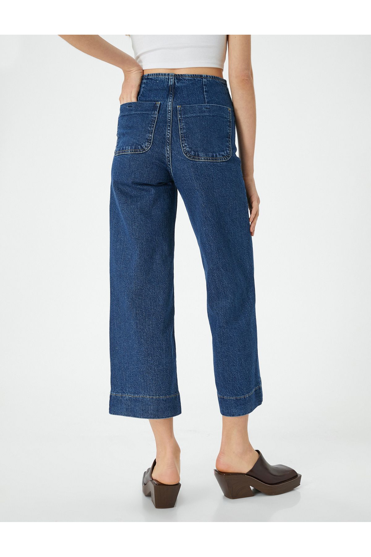 Kısa Geniş Paça Kot Pantolon Yüksek Bel Rahat Kalıp Önden Cep Detaylı - Sandra Culotte Jeans Kısa Geniş Paça Kot Pantolon Yüksek Bel Rahat Kalıp Önden Cep Detaylı - Sandra Culotte Jeans