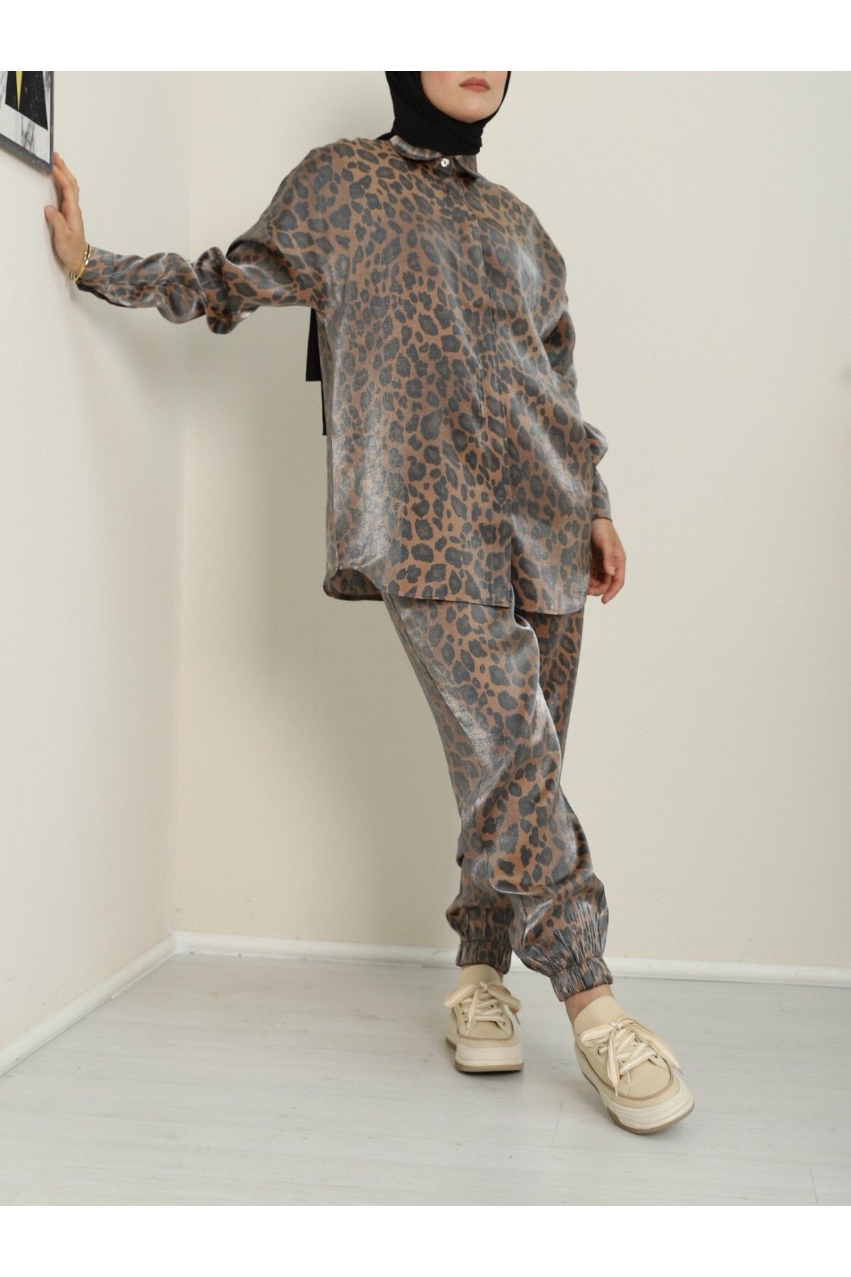 Leopar Desen Flamlı Saten Takım Leopar Desen Flamlı Saten Takım
