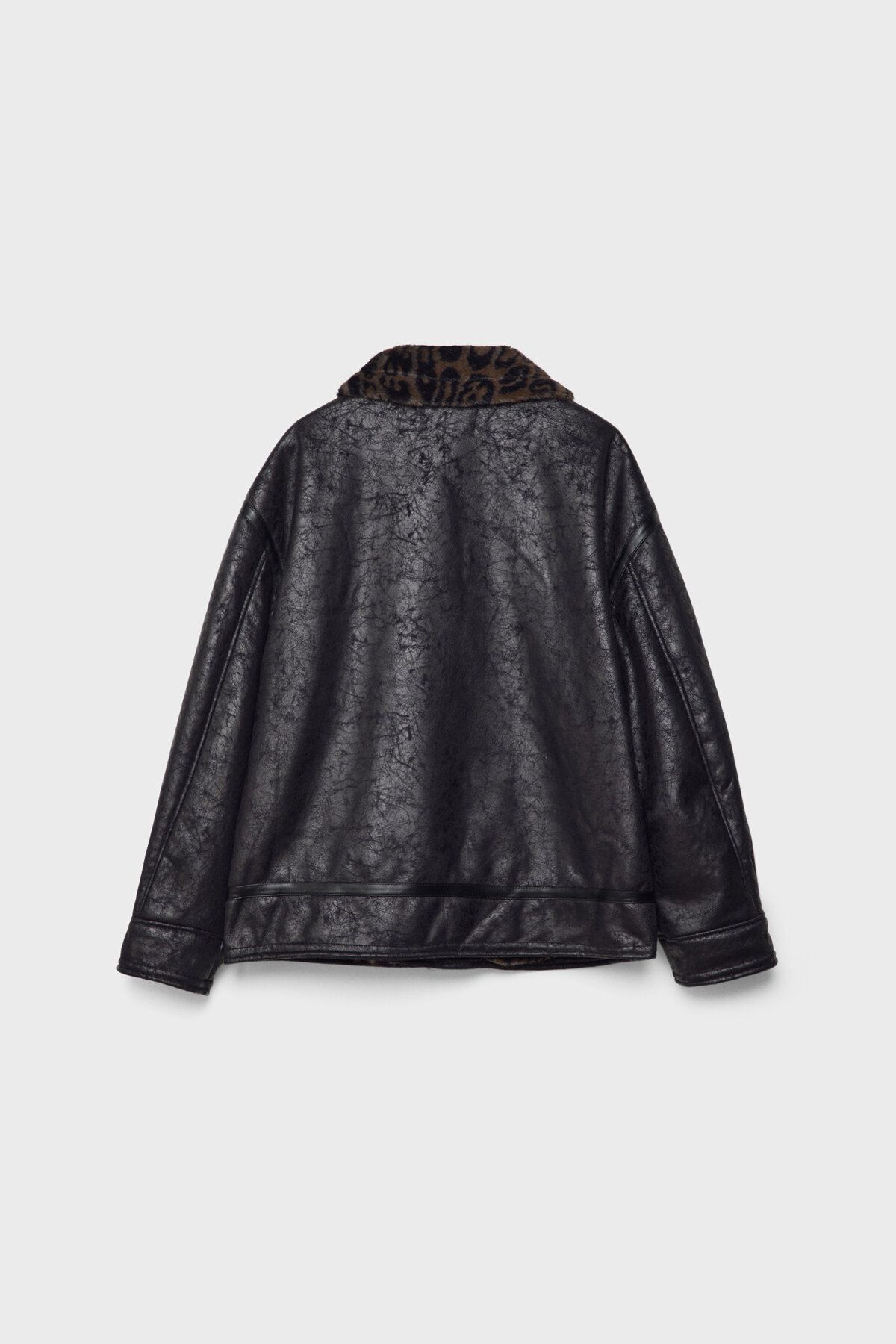 Leopar Desenli Suni Kürklü Astar Detaylı Ceket Leopar Desenli Suni Kürklü Astar Detaylı Ceket