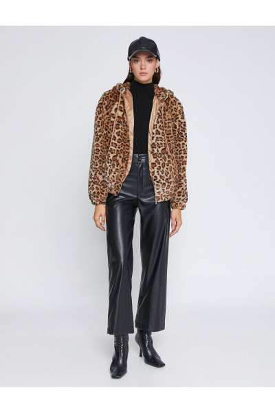 Leopar Desenli Peluş Ceket Kapüşonlu Leopar Desenli Peluş Ceket Kapüşonlu