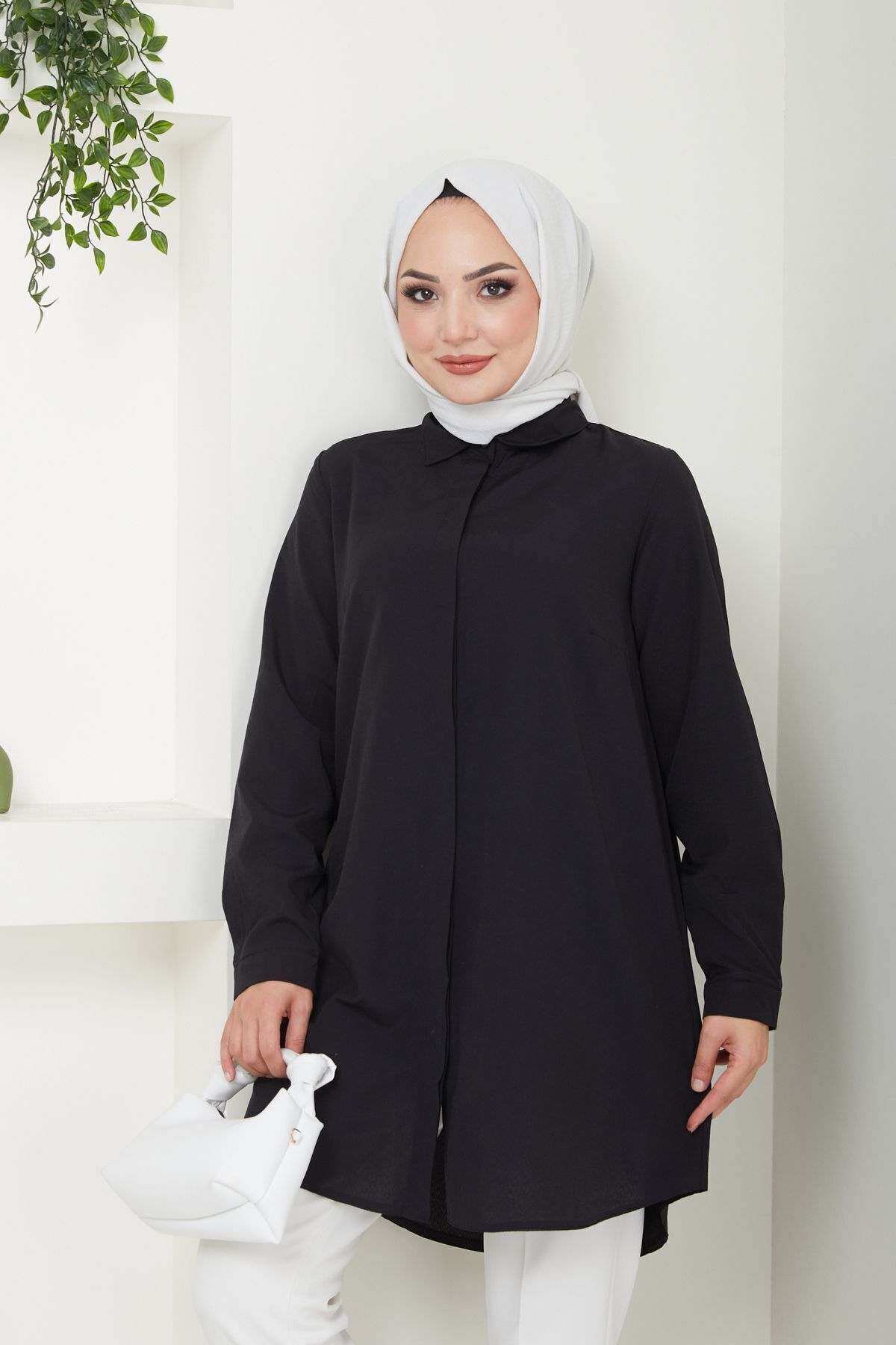 Kadın Siyah Terikoton Gizli Düğmeli Boyfriend Tesettür Gömlek Kadın Siyah Terikoton Gizli Düğmeli Boyfriend Tesettür Gömlek