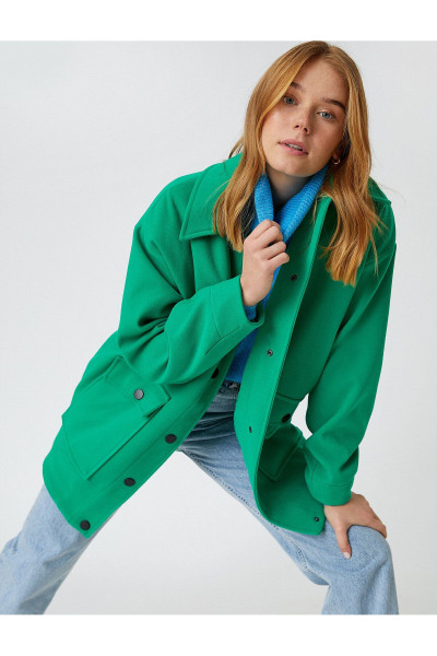 Katlı Yaka Cepli Kaban Katlı Yaka Cepli Kaban