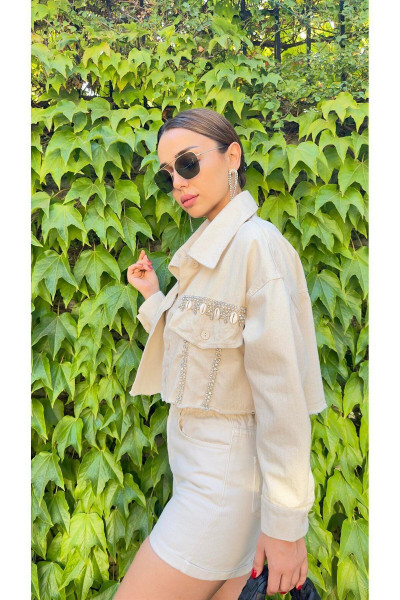 TAŞLI EKRU CROP GABARDİN CEKET