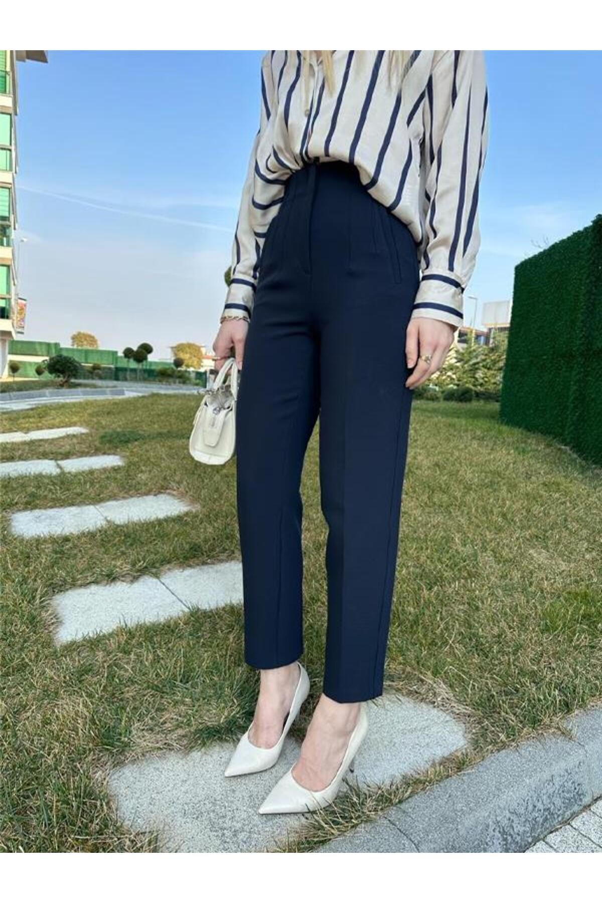 Kadın Zara Model Yüksek Bel Piliseli Kalın Kumaş Havuç Pantolon-lacivert Kadın Zara Model Yüksek Bel Piliseli Kalın Kumaş Havuç Pantolon-lacivert