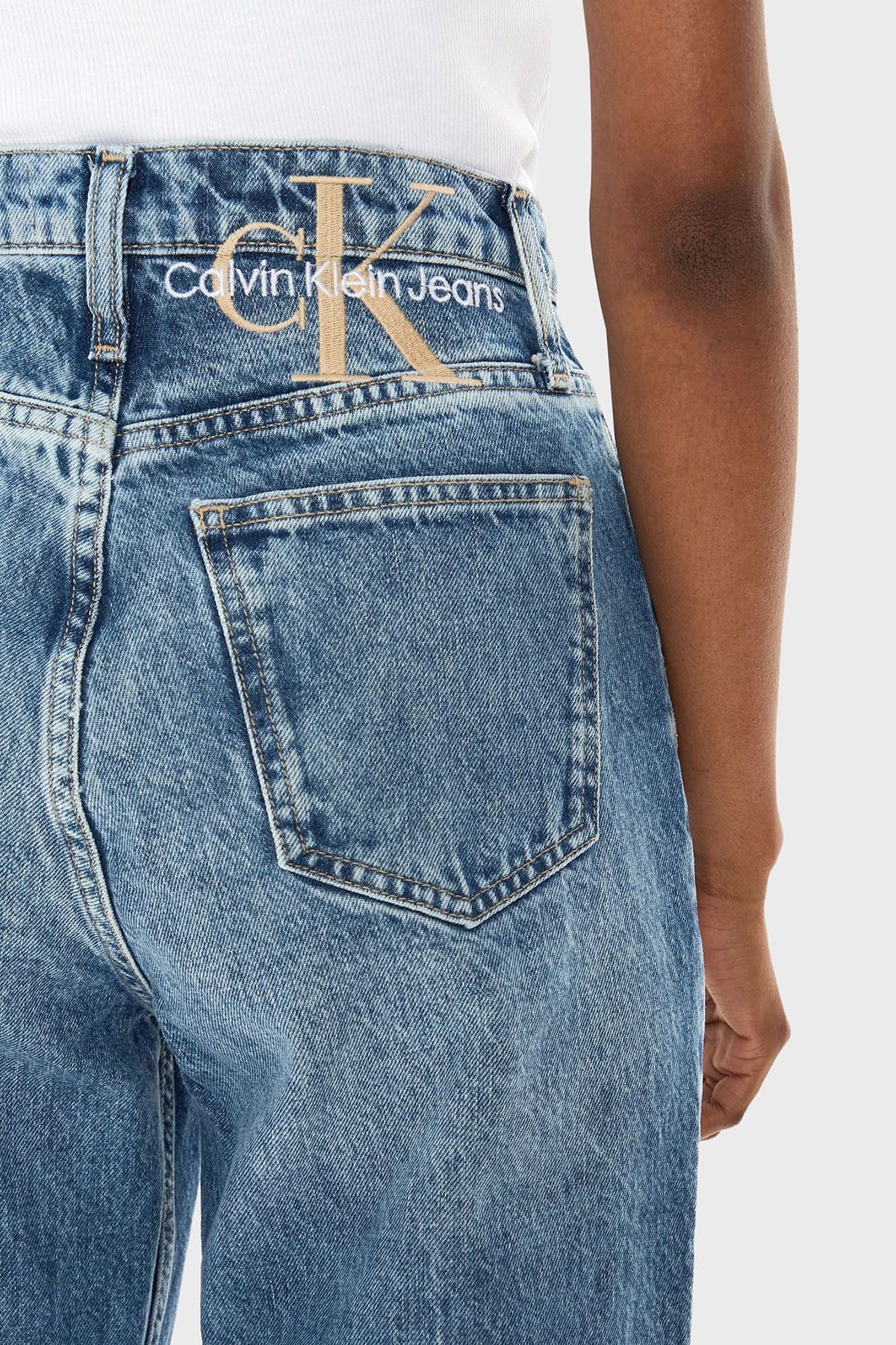 Sert Pamuklu Yüksek Bel Mom Jeans J20J2236551A4 KOT PANTOLON J20J223655 1A4 Sert Pamuklu Yüksek Bel Mom Jeans J20J2236551A4 KOT PANTOLON J20J223655 1A4