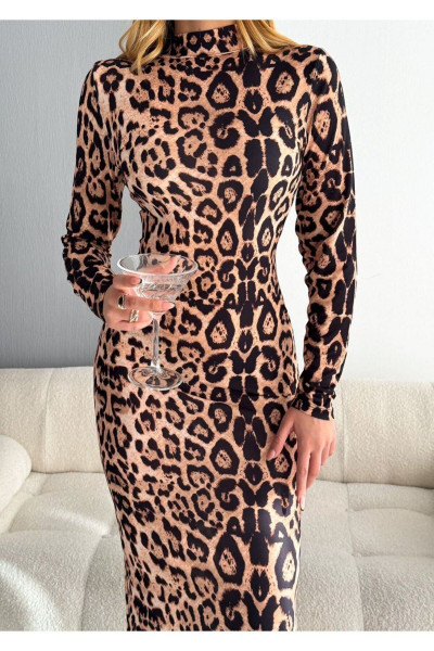Leopar desenli balıkçı yaka elbise Leopar desenli balıkçı yaka elbise