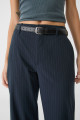 Kemerli ve dökümlü straight fit kumaş pantolon Kemerli ve dökümlü straight fit kumaş pantolon