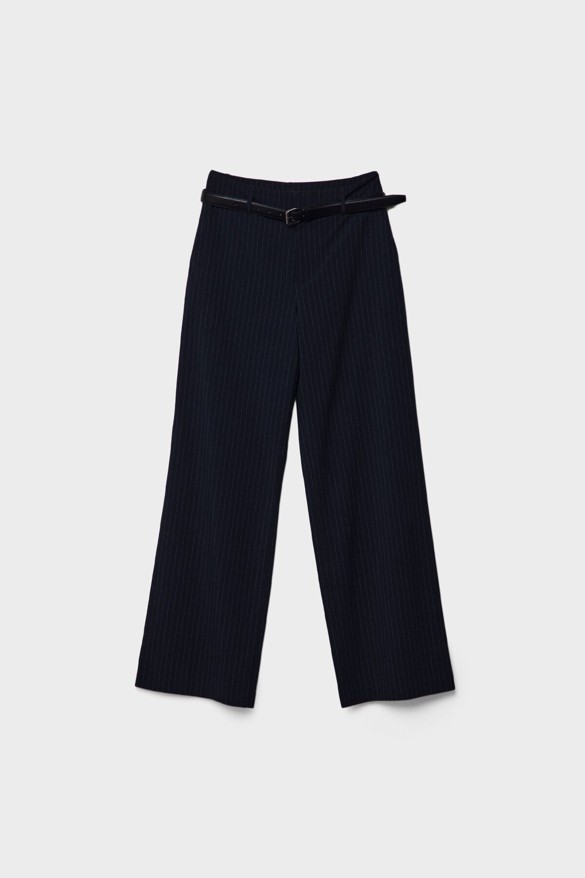 Kemerli ve dökümlü straight fit kumaş pantolon Kemerli ve dökümlü straight fit kumaş pantolon