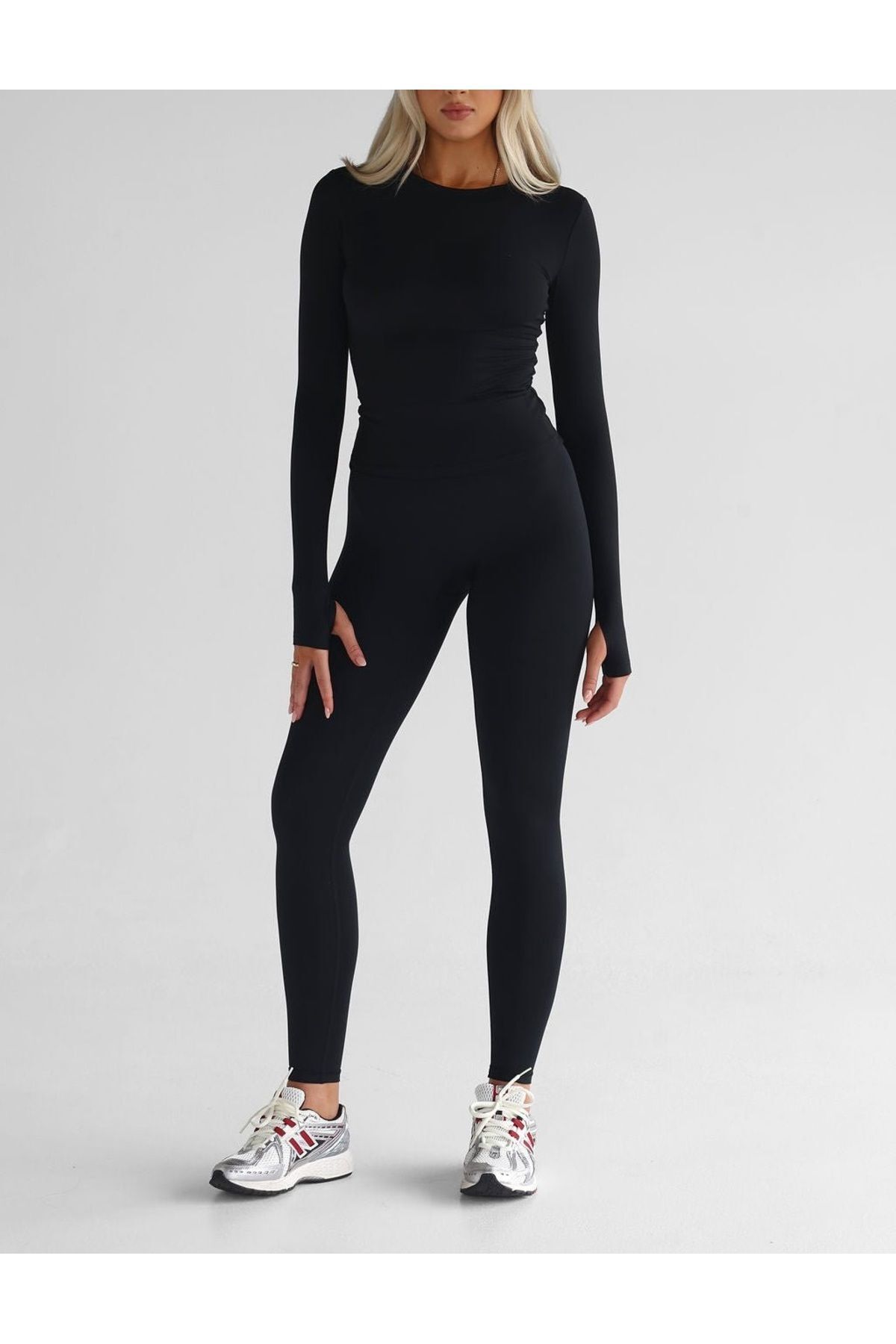 Siyah Yuvarlak Yaka Atlet Boy Parmak Detaylı Body Darkalıp Soft Touch Interlok Penye Bluz Siyah Yuvarlak Yaka Atlet Boy Parmak Detaylı Body Darkalıp Soft Touch Interlok Penye Bluz