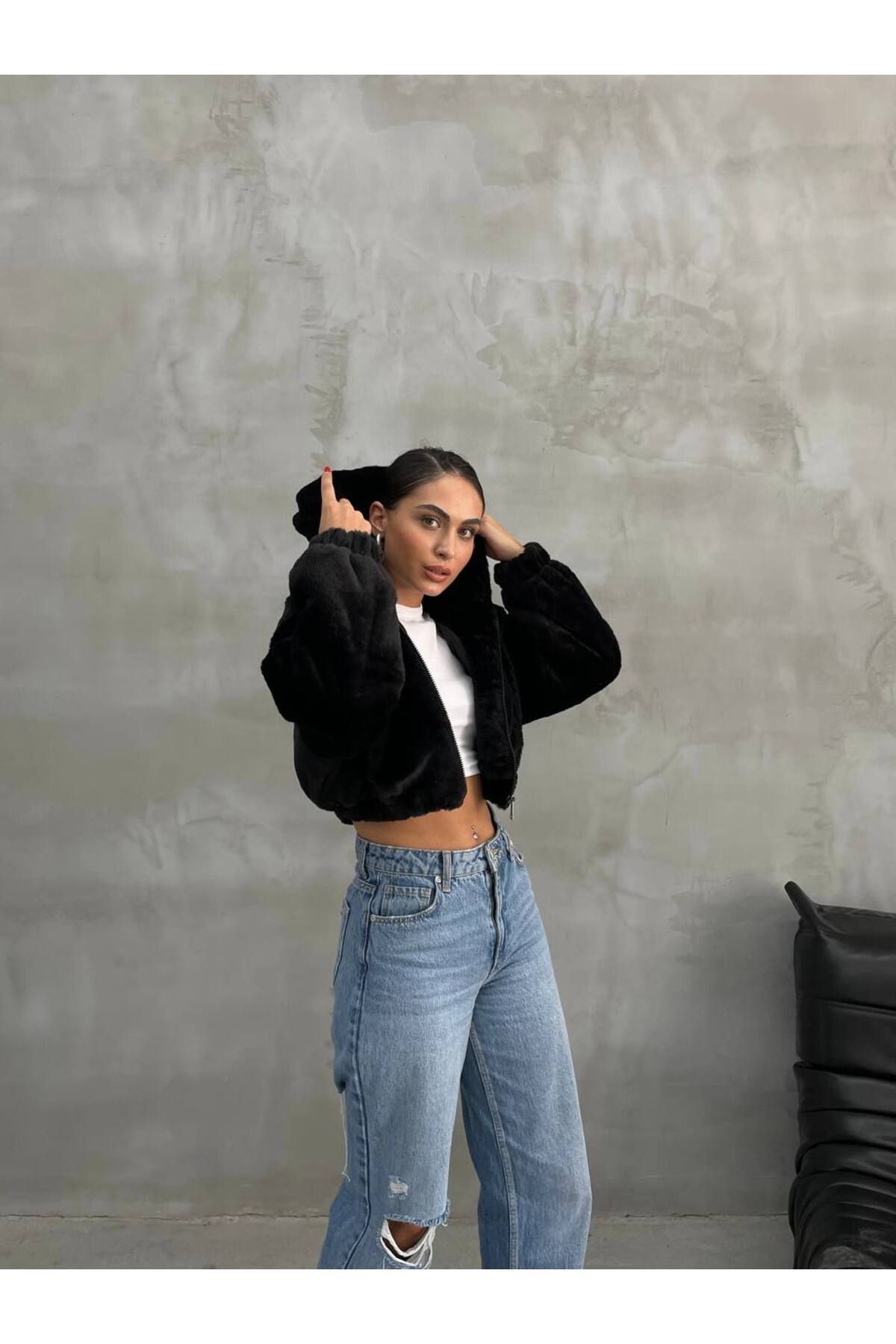 Peluş Crop Kadın Kapüşonlu Mont Peluş Crop Kadın Kapüşonlu Mont
