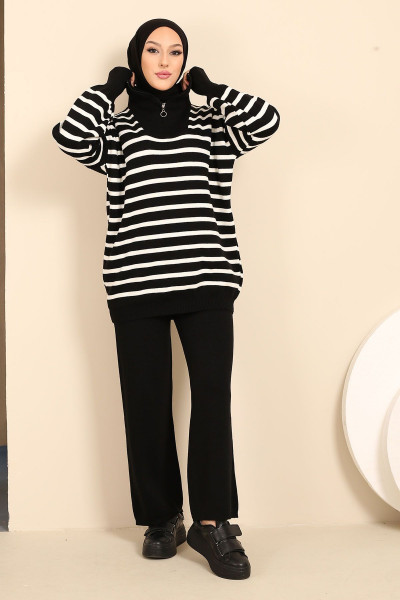 Siyah Yaka Fermuarlı Çizgili Triko Takım