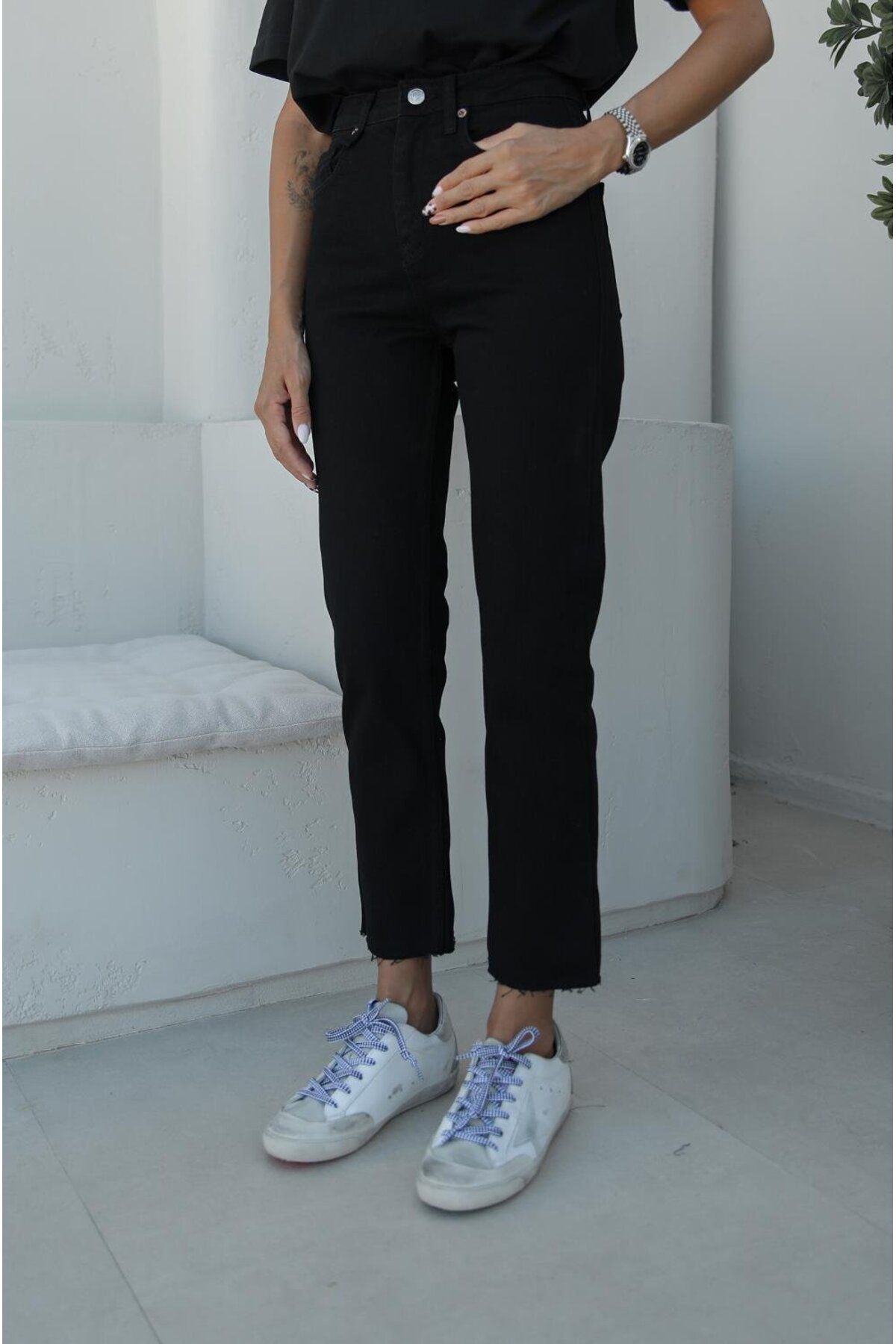 Siyah Boy Fit Kesik Paça Jean Siyah Boy Fit Kesik Paça Jean
