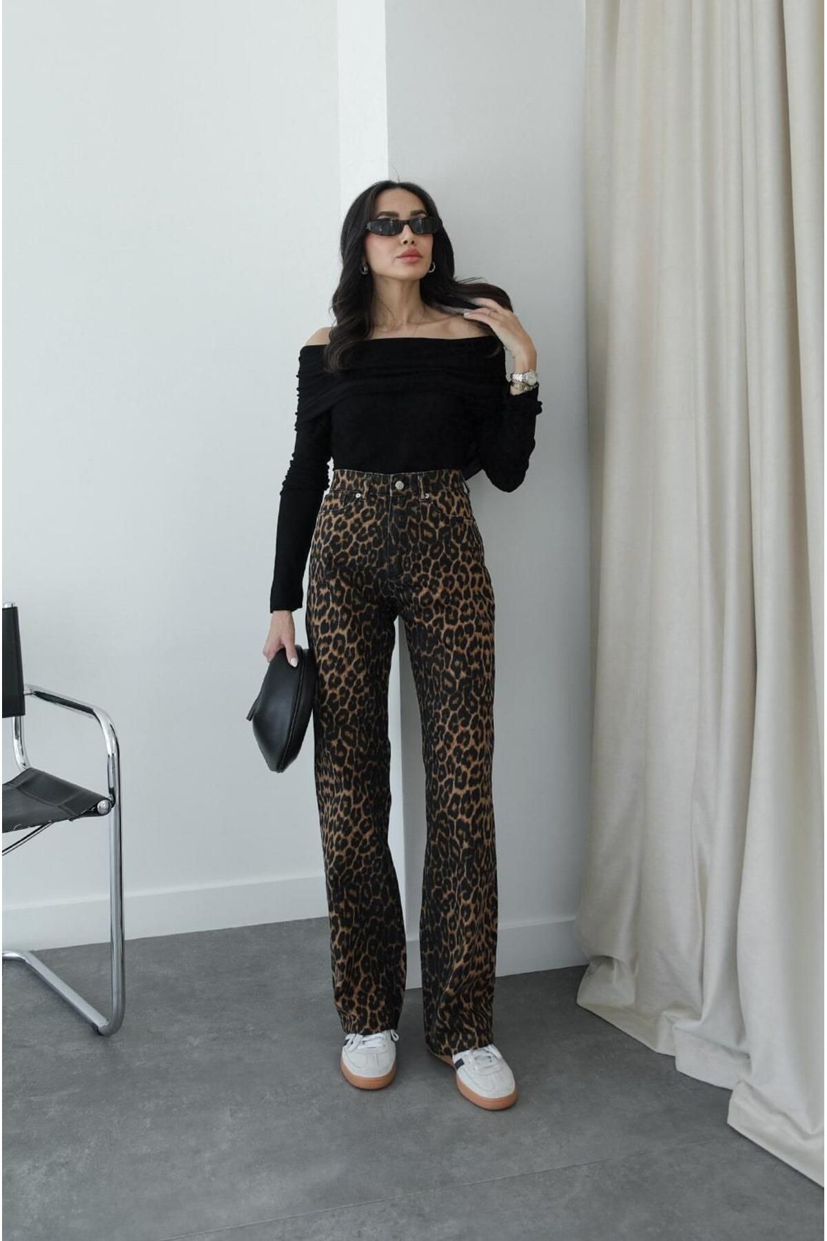Siyah Gage Leopar Desenli Straight Jean Siyah Gage Leopar Desenli Straight Jean