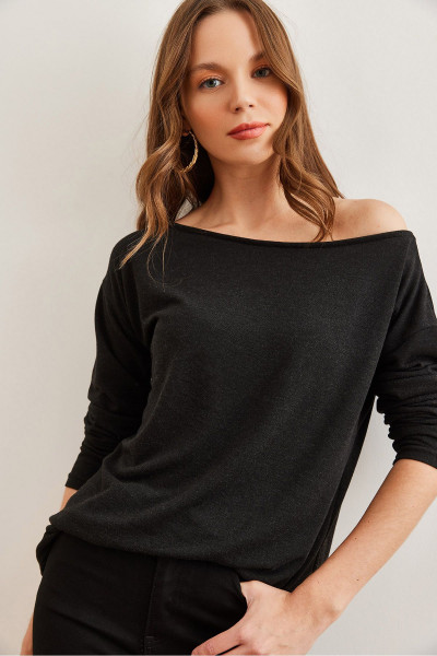 Kadın Siyah Kayık Yaka Yün Viskon Dökümlü Bluz BLZ-19002738