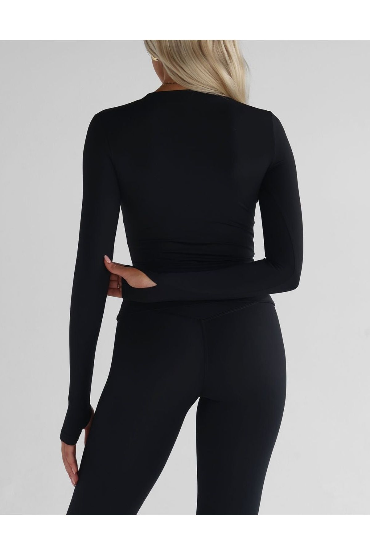 Siyah Yuvarlak Yaka Atlet Boy Parmak Detaylı Body Darkalıp Soft Touch Interlok Penye Bluz Siyah Yuvarlak Yaka Atlet Boy Parmak Detaylı Body Darkalıp Soft Touch Interlok Penye Bluz