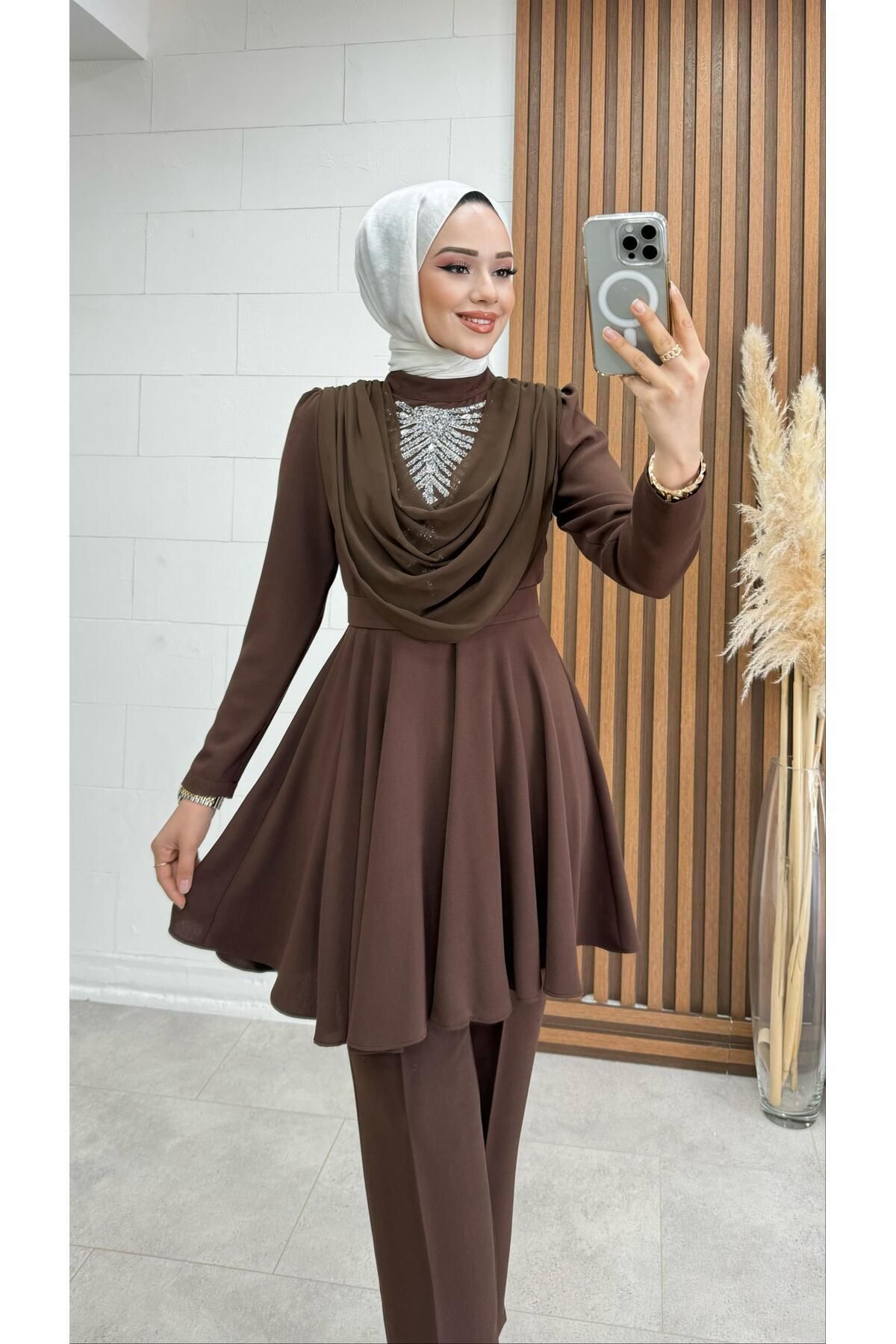 Tunik Pantolon Kadın Takım Özel Gün Davetler İçin Krep Kumaş 2196 Tunik Pantolon Kadın Takım Özel Gün Davetler İçin Krep Kumaş 2196