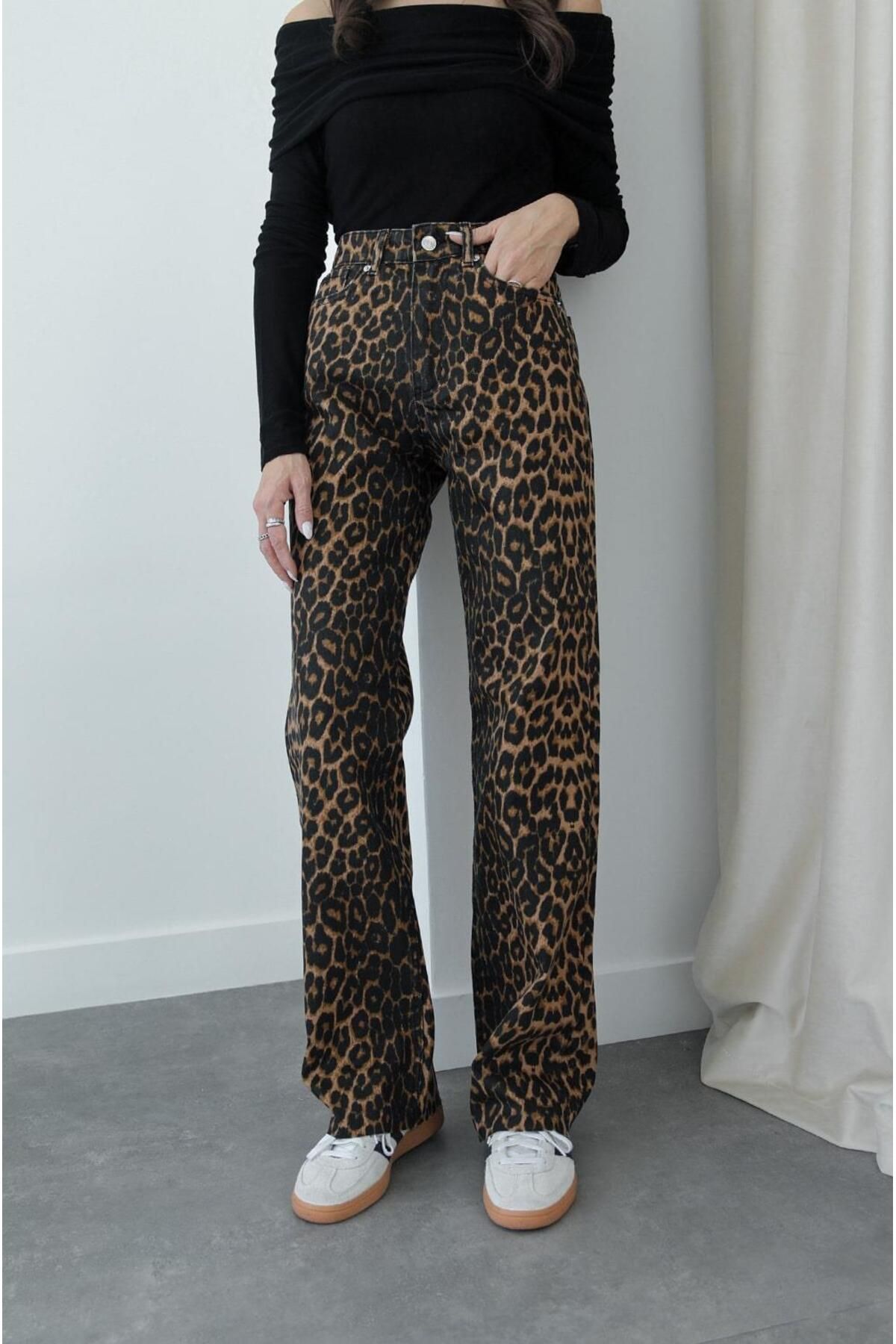 Siyah Gage Leopar Desenli Straight Jean Siyah Gage Leopar Desenli Straight Jean