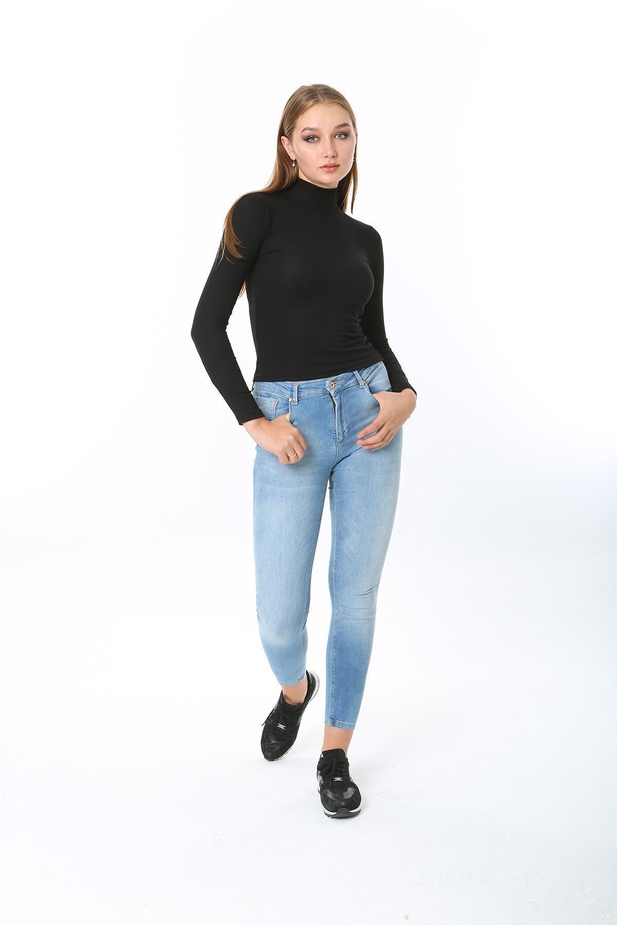 Kadın Siyah Yarım Balıkçı Yaka Dik Yaka Uzun Kollu T-shirt Bluz Kaşkorse Fitilli Kadın Siyah Yarım Balıkçı Yaka Dik Yaka Uzun Kollu T-shirt Bluz Kaşkorse Fitilli