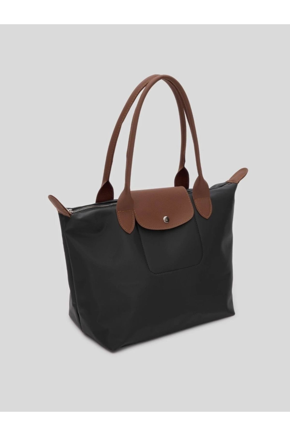 Siyah-taba Renk Çıtçıtlı Deri Saplı Katlanabilir Kadın Omuz Çantası Long Champ Style No:3. 43x30cm Siyah-taba Renk Çıtçıtlı Deri Saplı Katlanabilir Kadın Omuz Çantası Long Champ Style No:3. 43x30cm