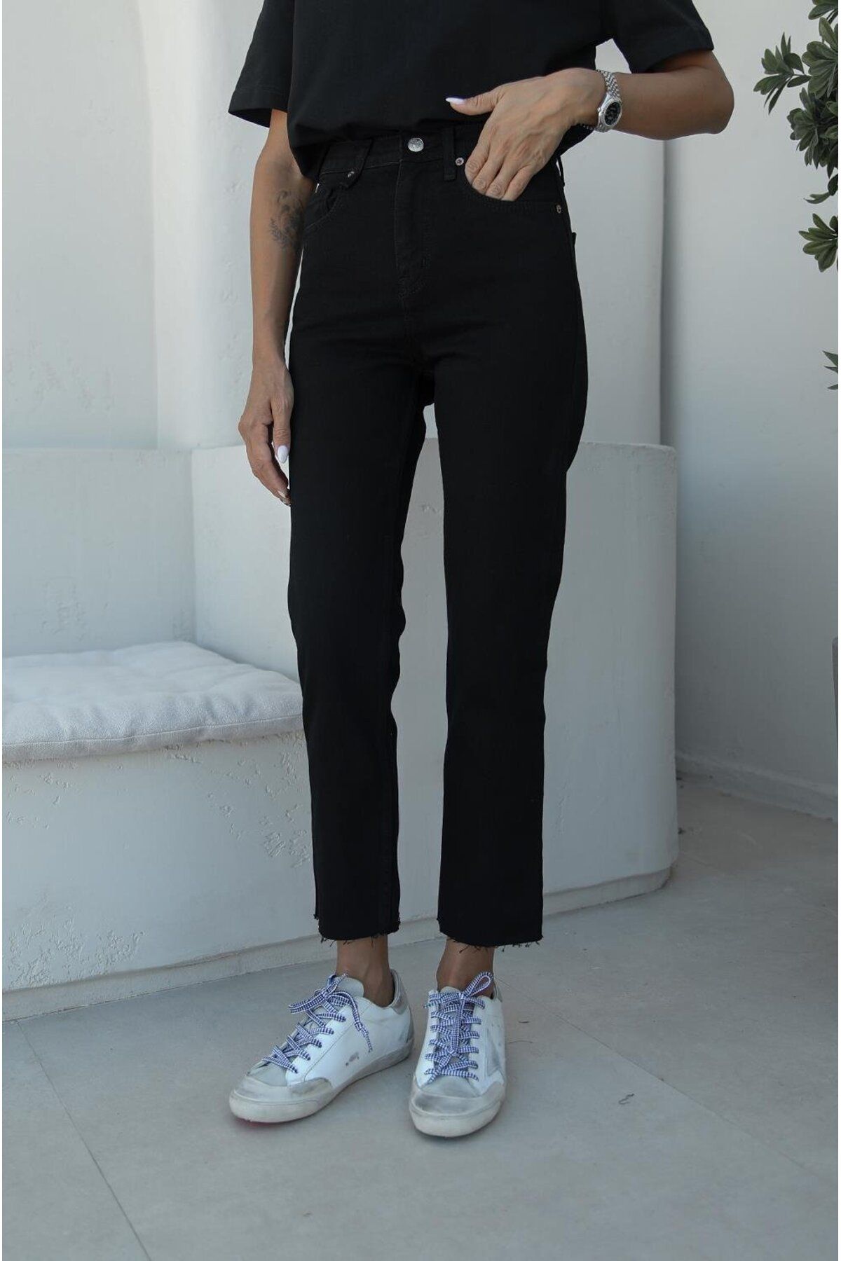 Siyah Boy Fit Kesik Paça Jean Siyah Boy Fit Kesik Paça Jean