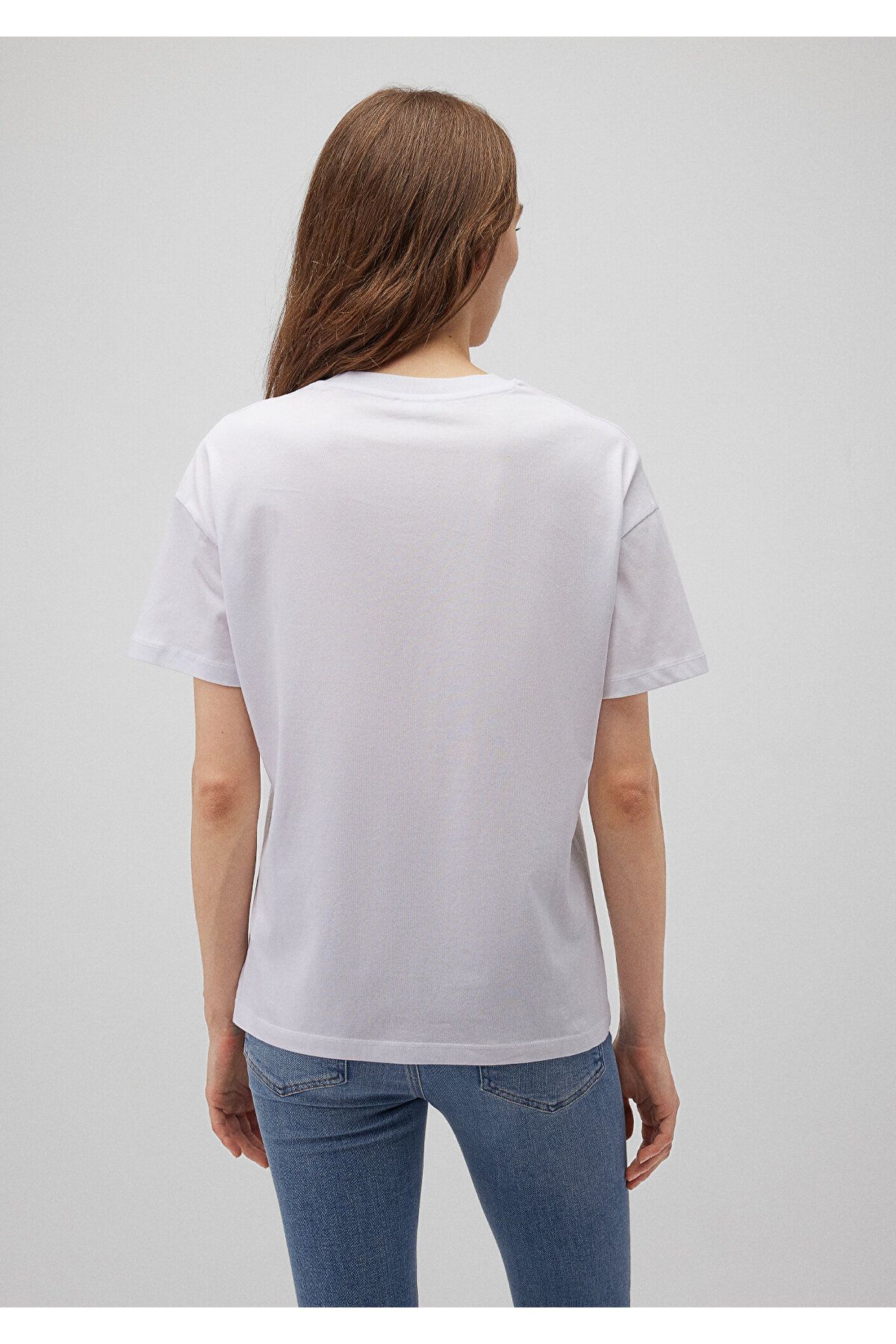 Logo Baskılı Beyaz Tişört Loose Fit / Bol Rahat Kesim 1611309-620 Logo Baskılı Beyaz Tişört Loose Fit / Bol Rahat Kesim 1611309-620