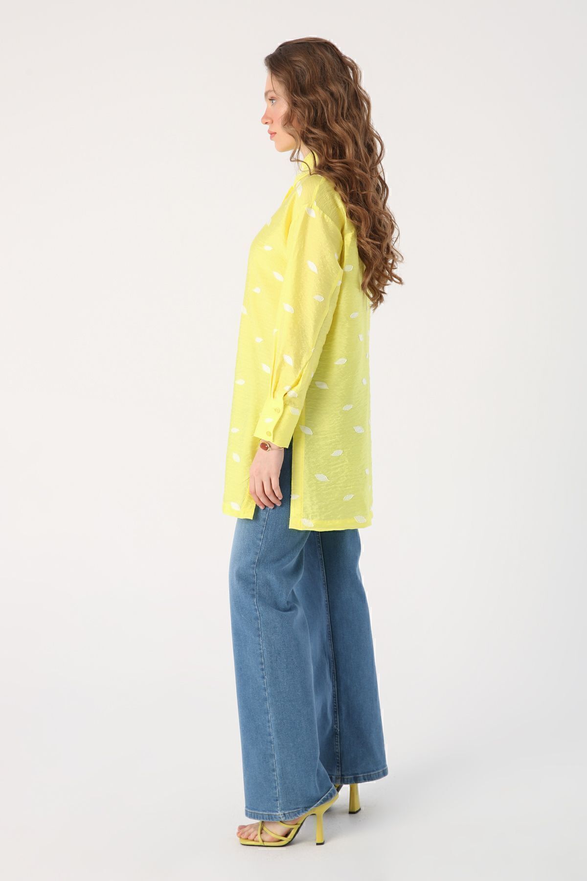 Sarı Oversize Yırtmaçlı Desenli Gömlek Tunik Sarı Oversize Yırtmaçlı Desenli Gömlek Tunik