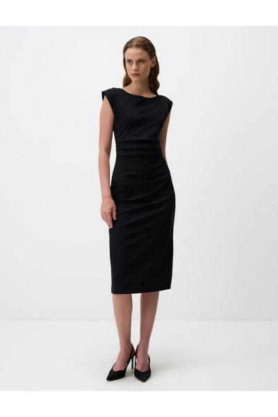 Siyah Yuvarlak Yaka Dar Kesim Midi Elbise Siyah Yuvarlak Yaka Dar Kesim Midi Elbise
