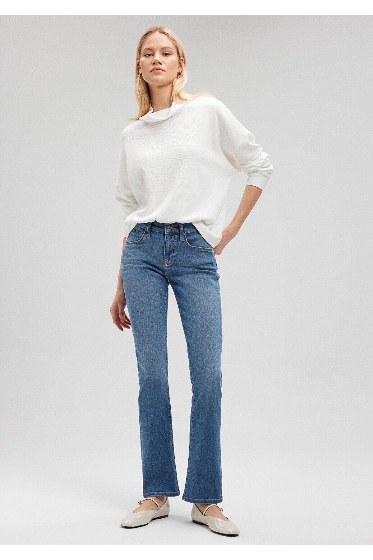 Mona Gold Klasik Gölgeli İndigo Mavisi Jean Pantolon 1049784195 Mona Gold Klasik Gölgeli İndigo Mavisi Jean Pantolon 1049784195