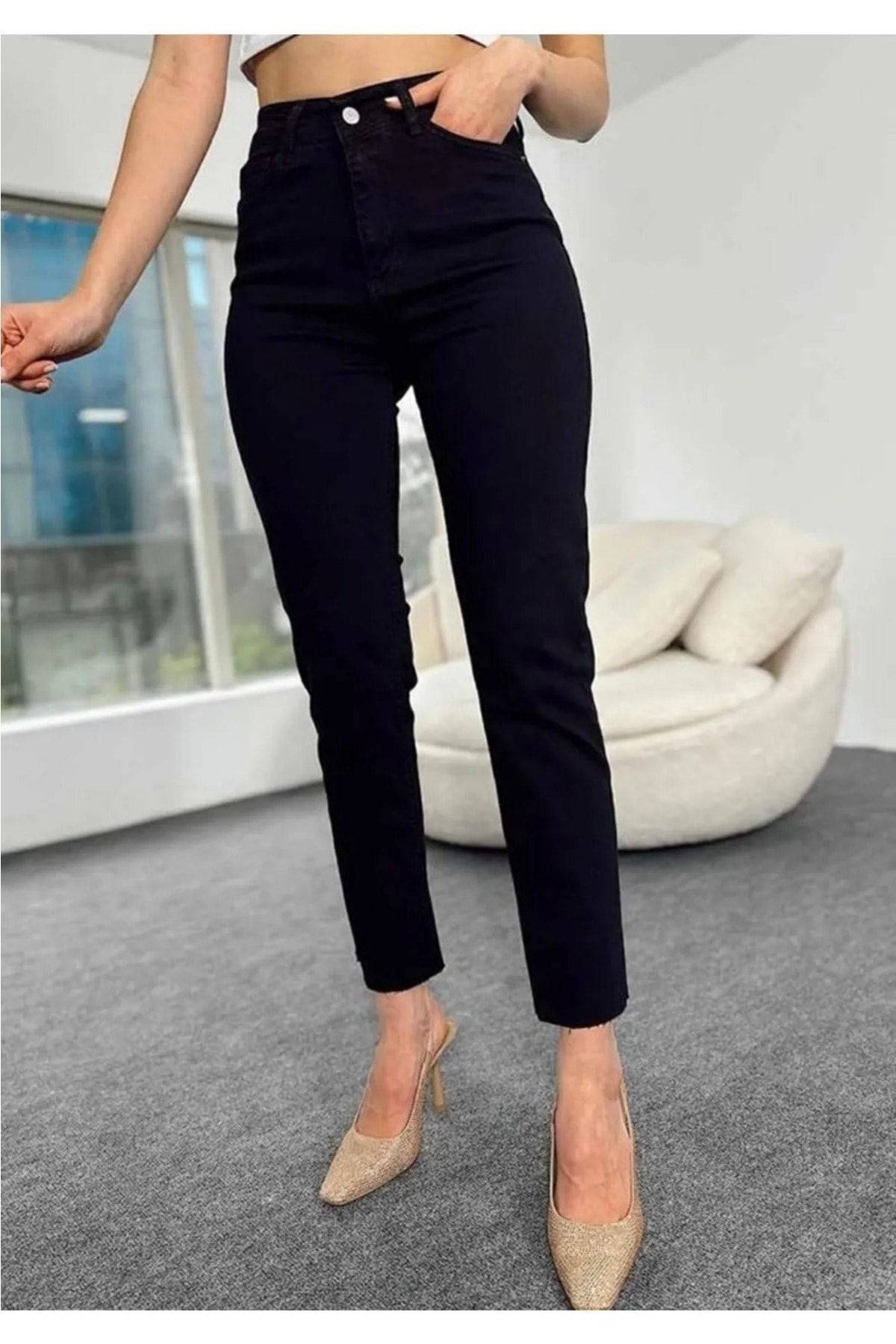 Yüksek Bel Paçası Kesik Boyfit Jean Bej Yüksek Bel Paçası Kesik Boyfit Jean Bej