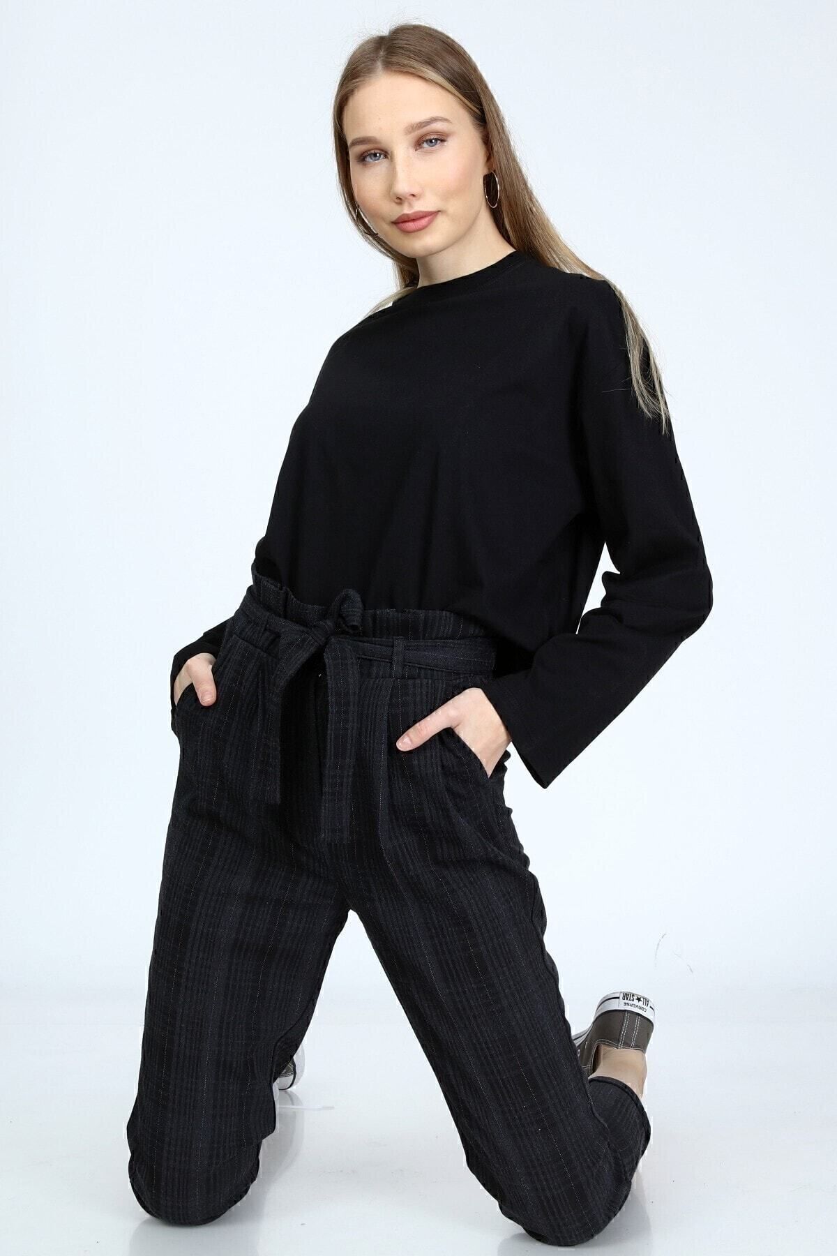 Plume Kadın Siyah Uzun Kollu Bisiklet Yaka Basic Oversize T-shirt Plume Kadın Siyah Uzun Kollu Bisiklet Yaka Basic Oversize T-shirt