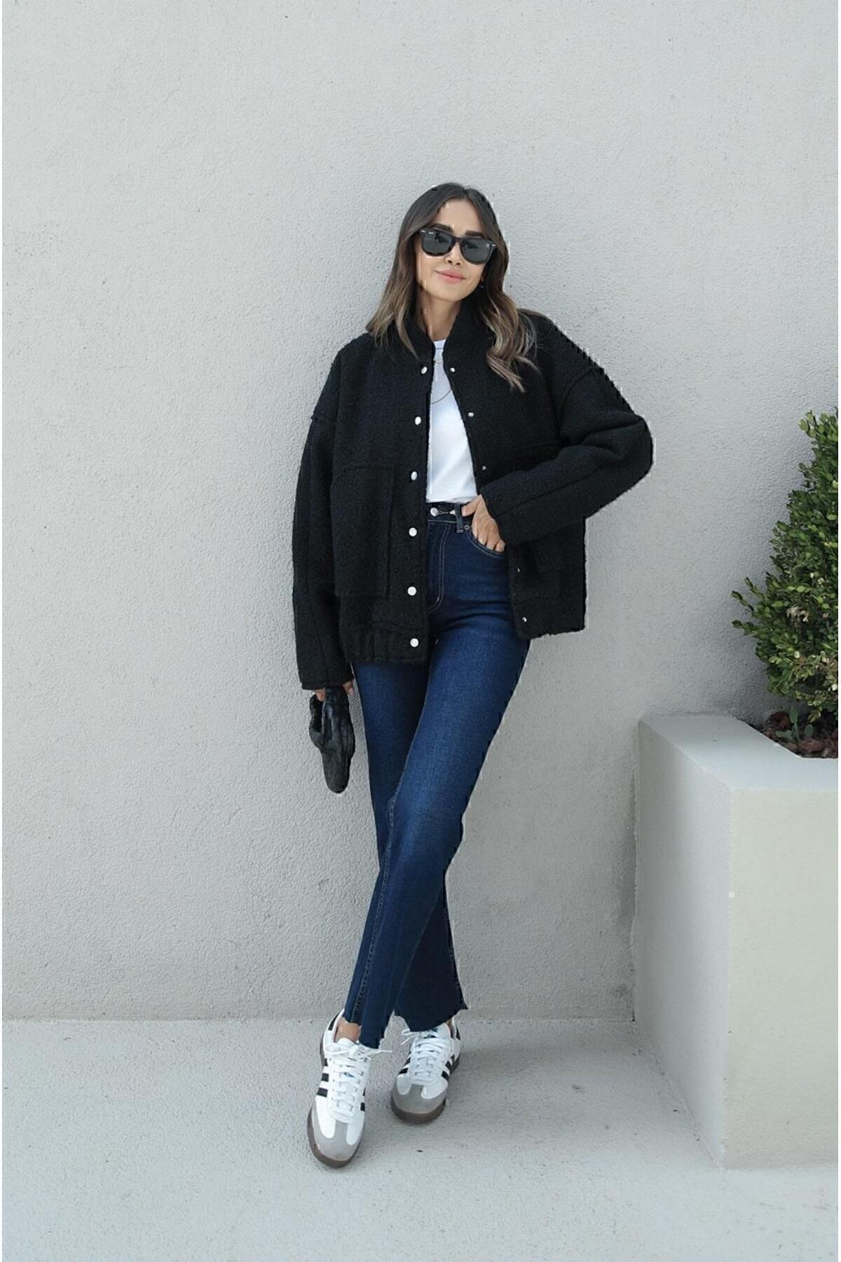 Siyah Büyük Cepli Oversize Astarlı Buklet Bomber Ceket Mont Siyah Büyük Cepli Oversize Astarlı Buklet Bomber Ceket Mont