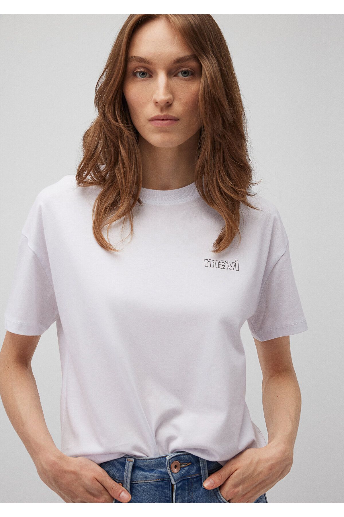 Logo Baskılı Beyaz Tişört Loose Fit / Bol Rahat Kesim 1611309-620 Logo Baskılı Beyaz Tişört Loose Fit / Bol Rahat Kesim 1611309-620
