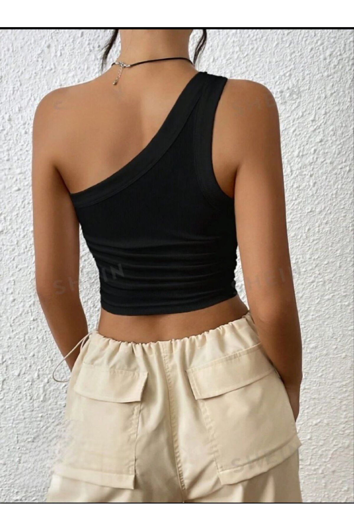 Kadın Siyah Tek Omuz Asimetrik Yaka Crop Büstiyer Kaşkorsa Omuz Crop Büstiyer Omuz Kadın Büstiyer Kadın Siyah Tek Omuz Asimetrik Yaka Crop Büstiyer Kaşkorsa Omuz Crop Büstiyer Omuz Kadın Büstiyer