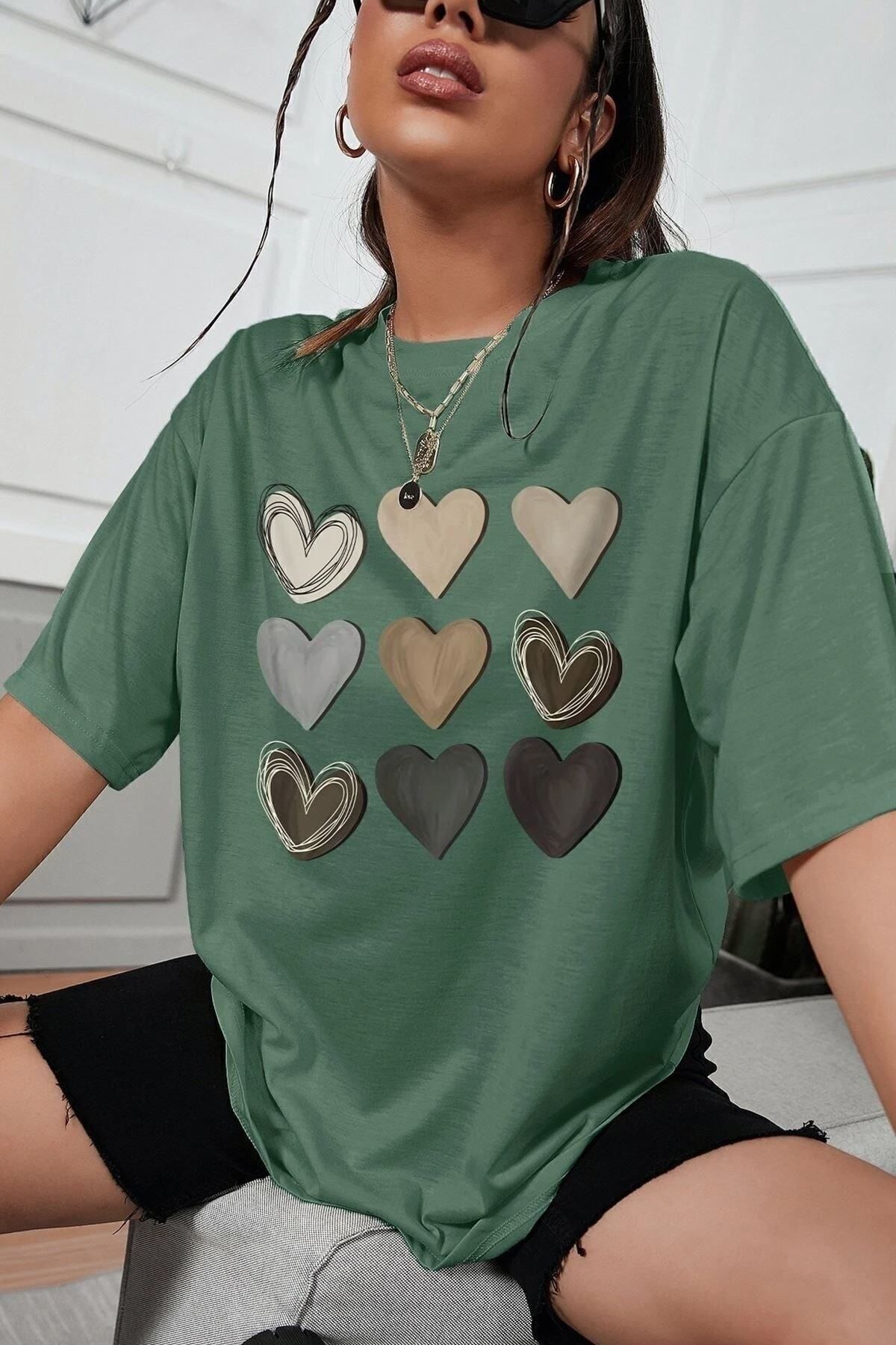 Unisex Kalp Baskılı T-shirt Unisex Kalp Baskılı T-shirt
