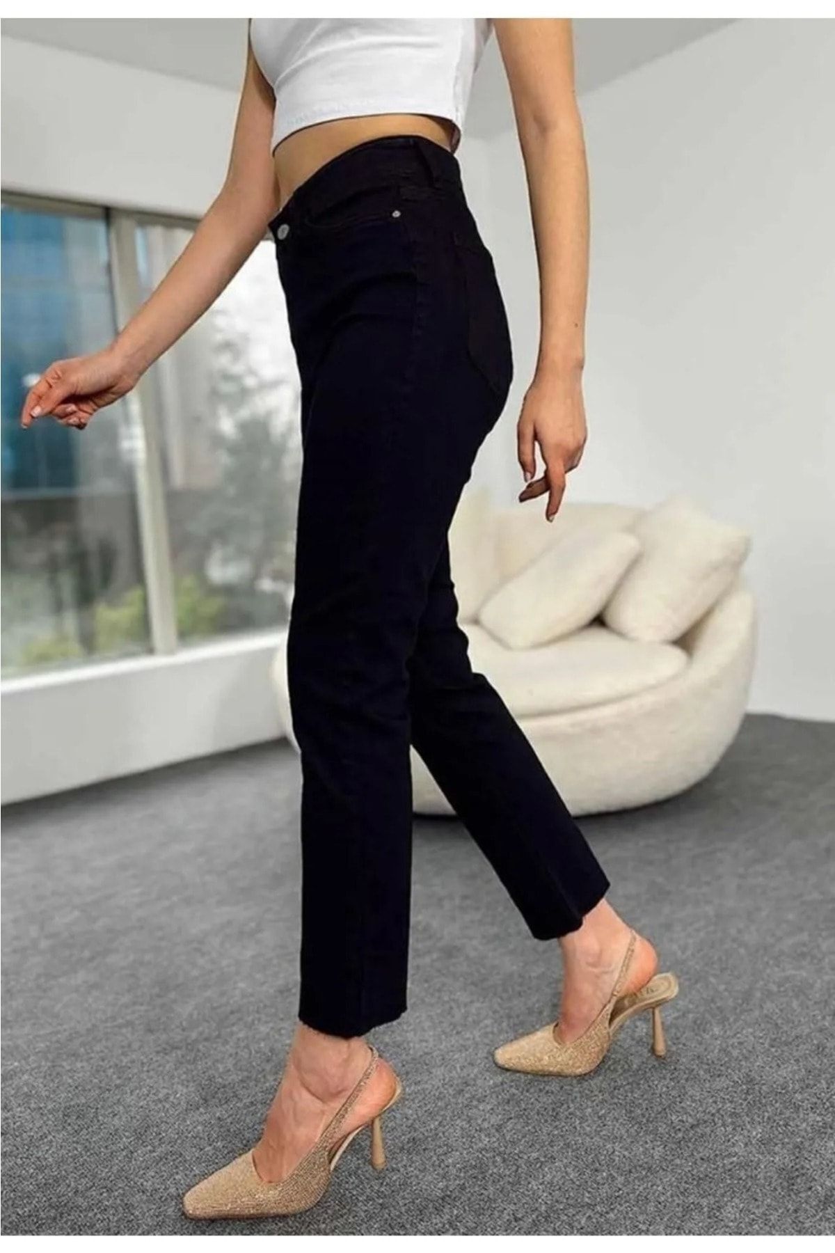 Yüksek Bel Paçası Kesik Boyfit Jean Bej Yüksek Bel Paçası Kesik Boyfit Jean Bej