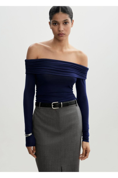 Omuzları açık tişört Omuzları açık tişört