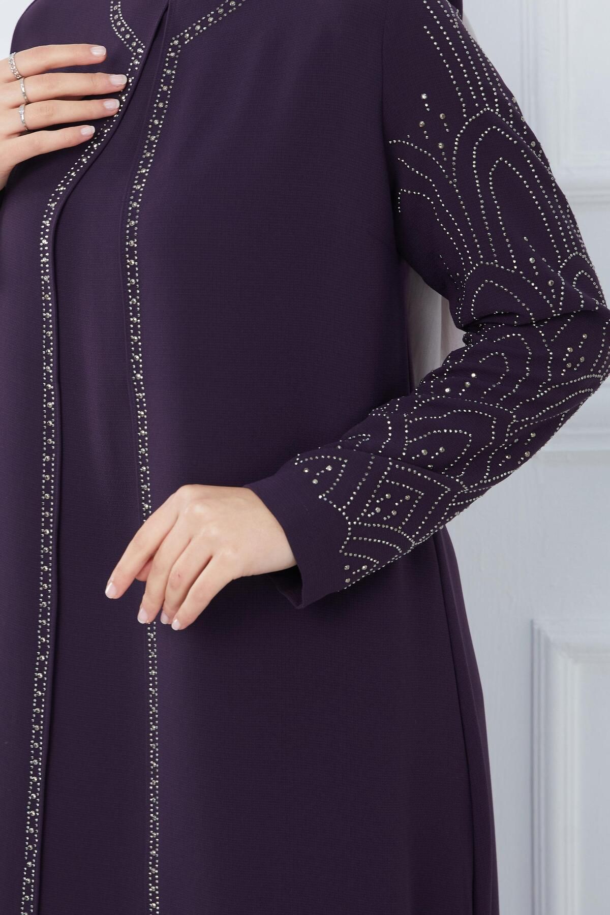 Kolları Taşlı Büyük Beden Anne Elbisesi Mor HM2349 Kolları Taşlı Büyük Beden Anne Elbisesi Mor HM2349