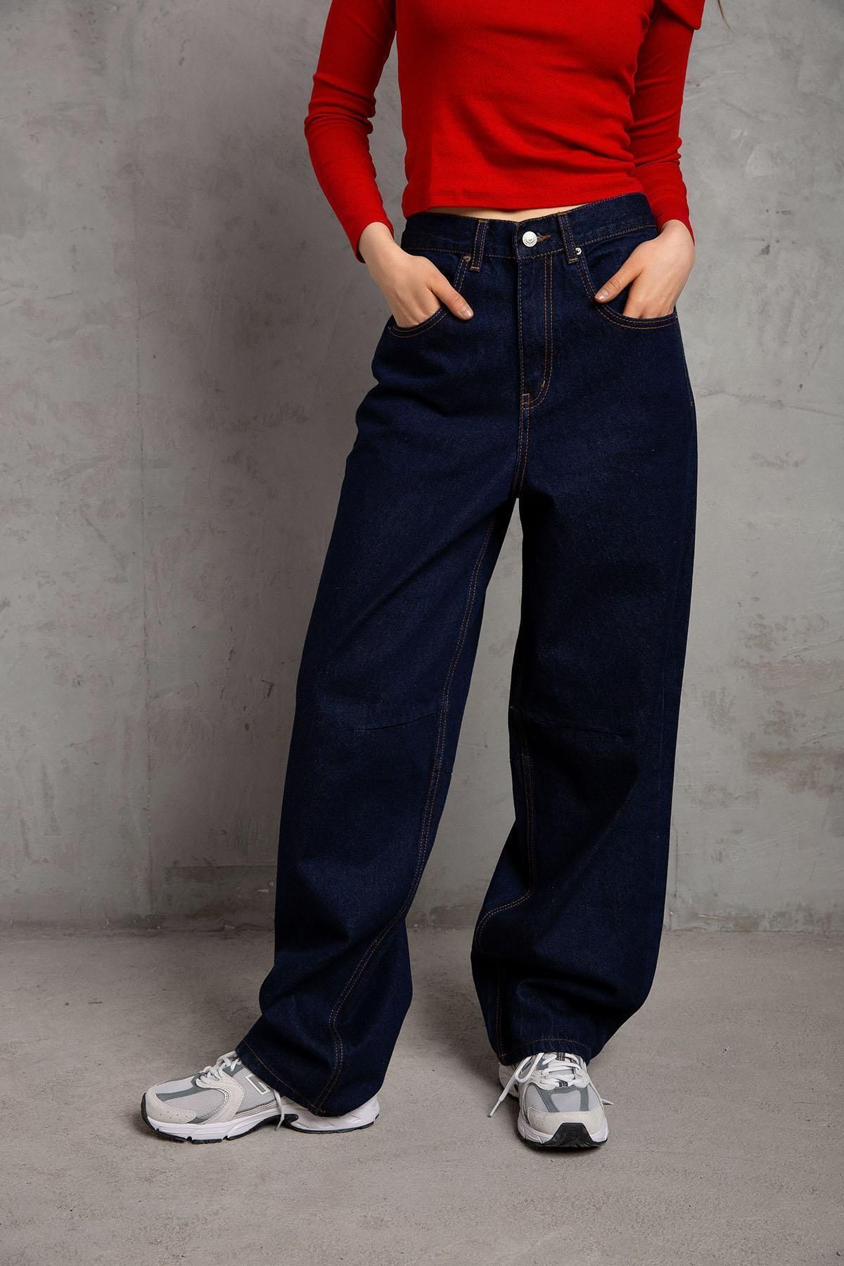 Lacivert Toka Detaylı Bol Kesim Geniş Paça Rahat Baggy Jean Kot Salaş Kadın Pantolon @milano Lacivert Toka Detaylı Bol Kesim Geniş Paça Rahat Baggy Jean Kot Salaş Kadın Pantolon @milano