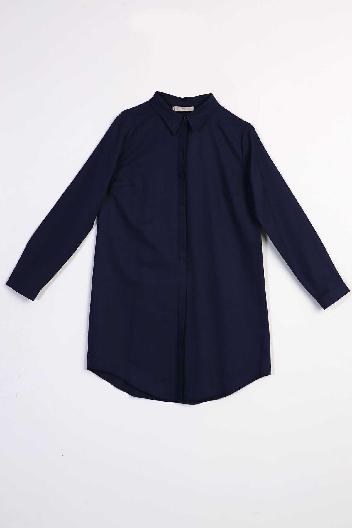 Lacivert Basic Gizli Patlı Gömlek Tunik Lacivert Basic Gizli Patlı Gömlek Tunik