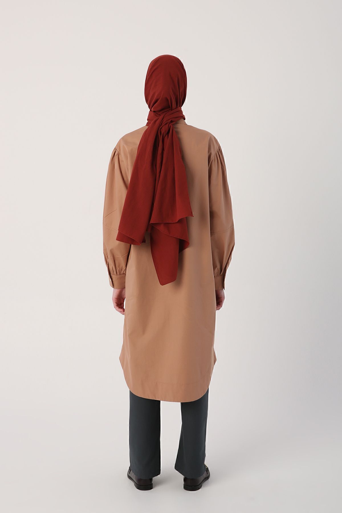 Toprak Oversize %100 Pamuk Büyük Cepli Eteği Oval Kesim Uzun Tunik Toprak Oversize %100 Pamuk Büyük Cepli Eteği Oval Kesim Uzun Tunik