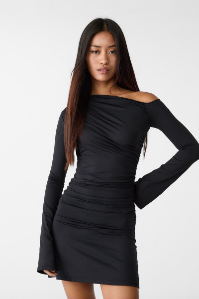 Kısa asimetrik elbise