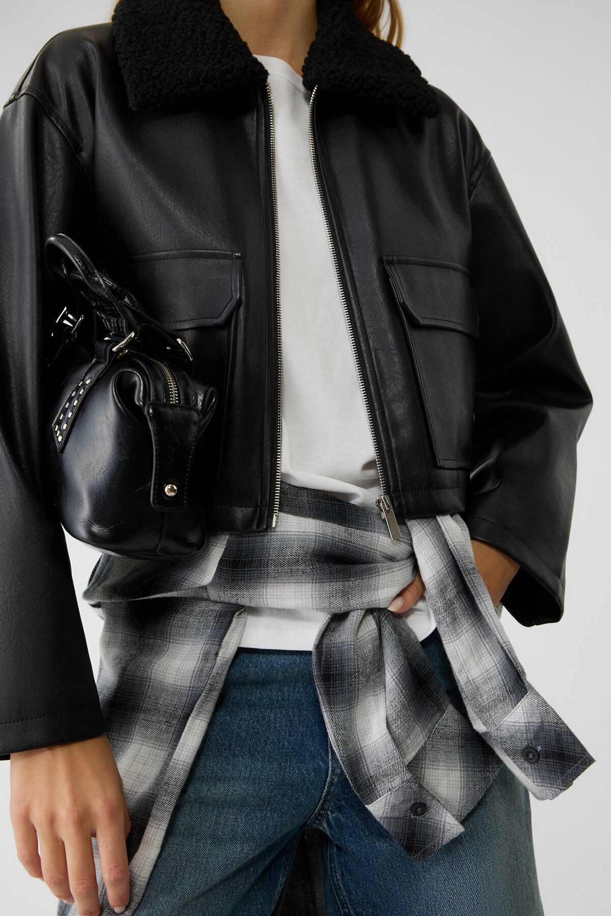 Kontrast yakalı suni deri ceket