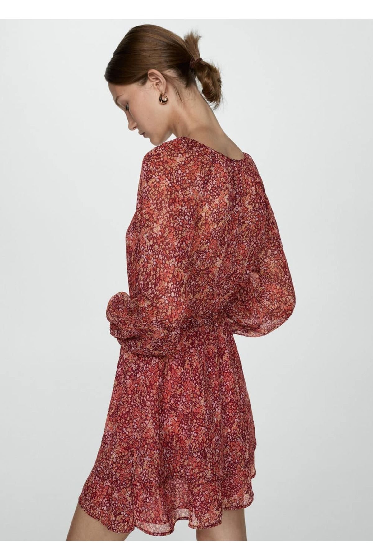 Kısa çiçek desenli elbise Kısa çiçek desenli elbise