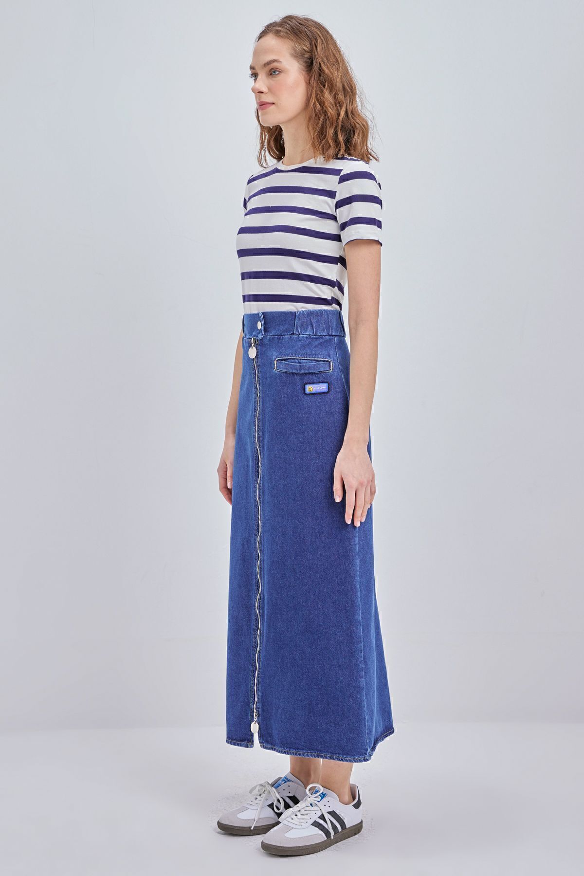 Koyu Mavi %100 Pamuklu Fermuarlı Denim Etek Koyu Mavi %100 Pamuklu Fermuarlı Denim Etek