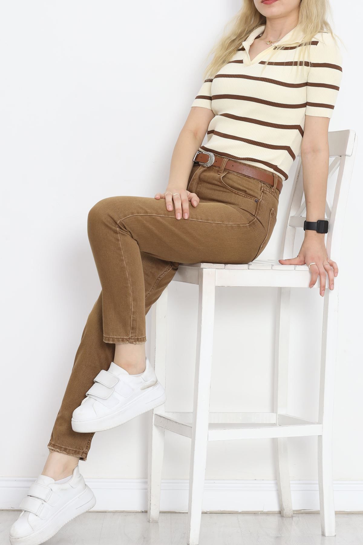 Kadın Şık Modern Kahve Kemerli Mom Kot Pantolon Kadın Şık Modern Kahve Kemerli Mom Kot Pantolon