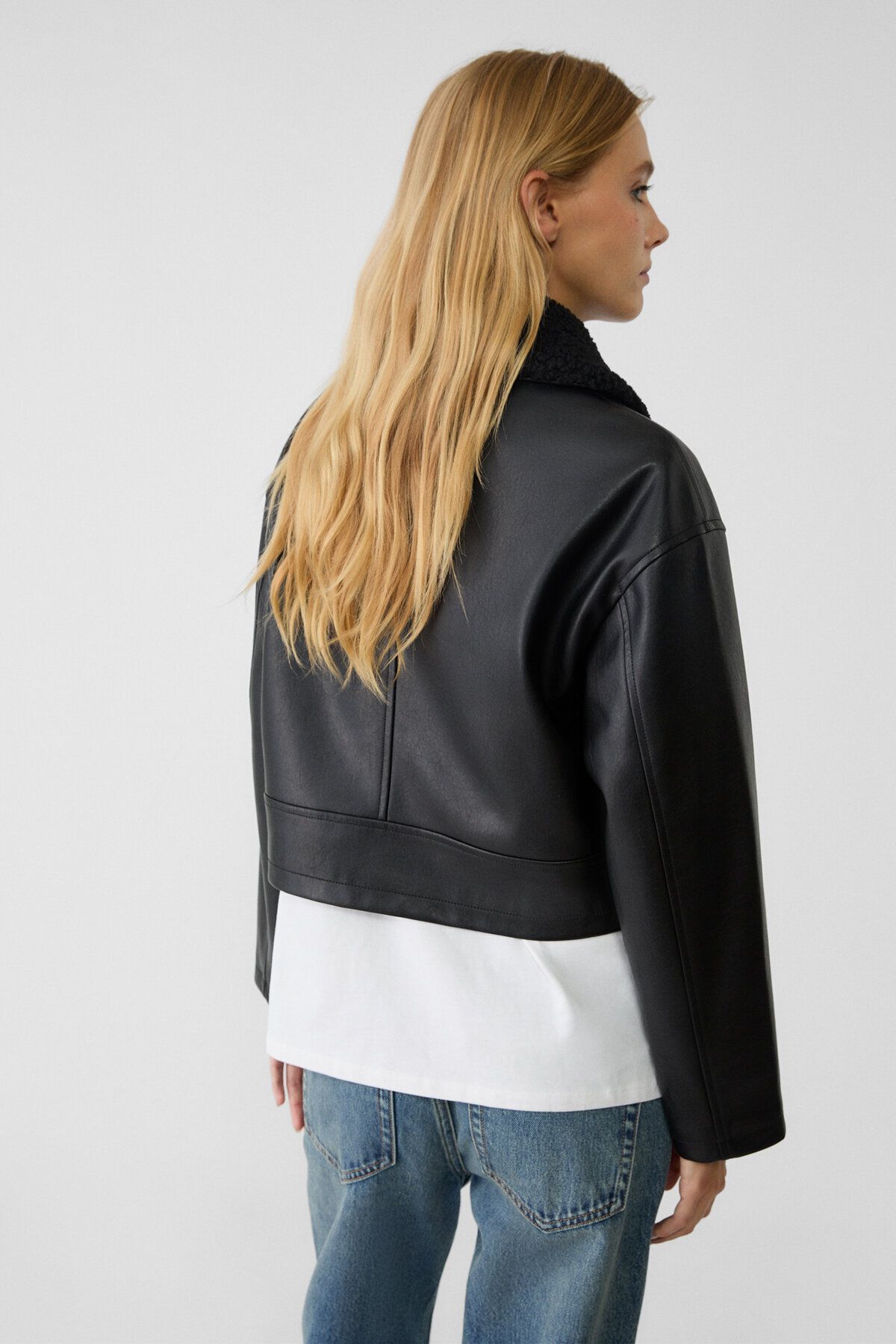 Kontrast yakalı suni deri ceket