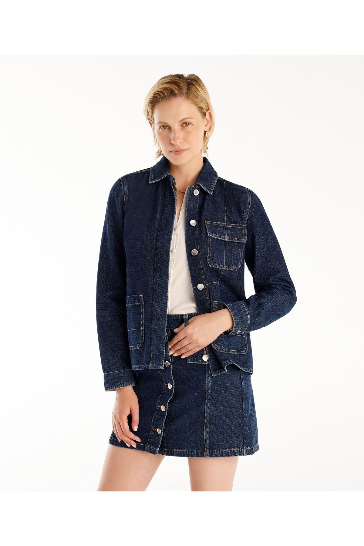 Normal Kesim Dikiş Detaylı Denim Ceket Normal Kesim Dikiş Detaylı Denim Ceket