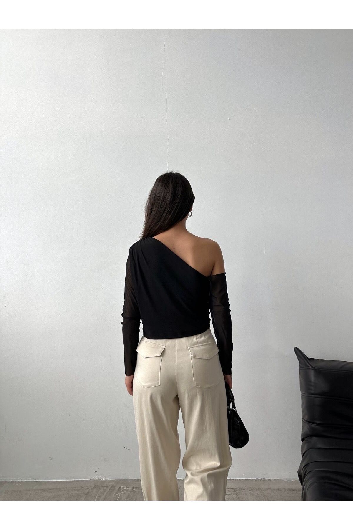 Tek Omuz Astarlı Tül Bluz Tek Omuz Astarlı Tül Bluz