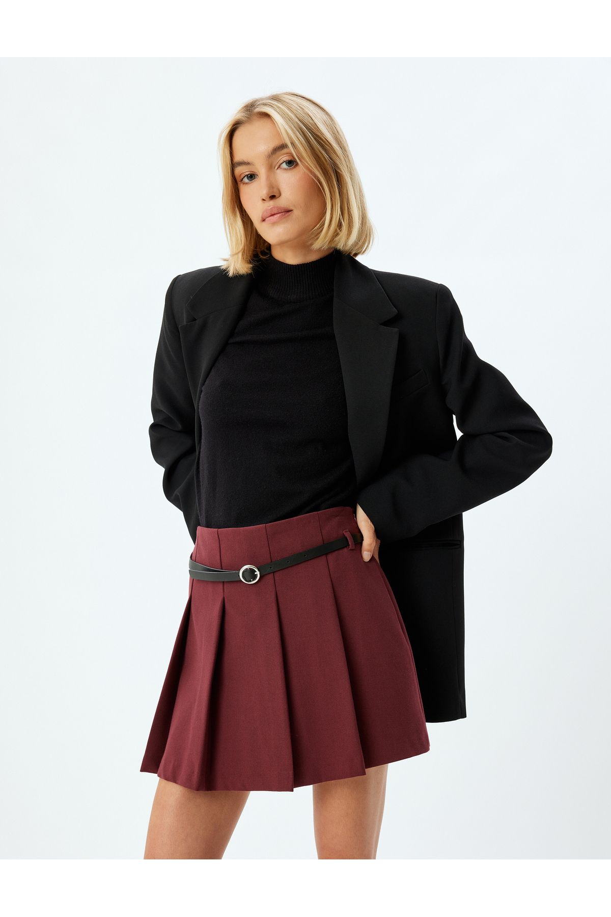 Pileli Mini Etek Kemerli Standart Bel Pileli Mini Etek Kemerli Standart Bel